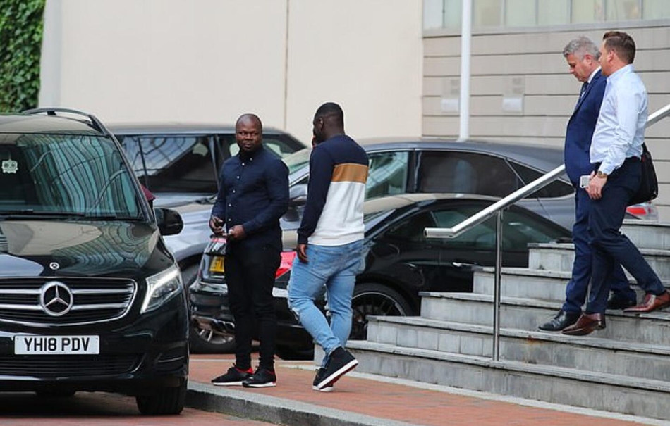 曼联重磅目标现身 官宣只差1步