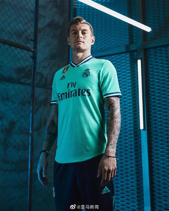 皇马发布新球衣 一秒变阿森纳