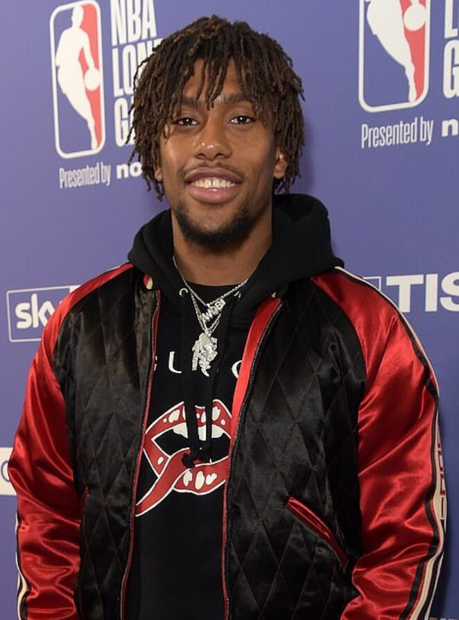 两开花！英超天王扎堆去看NBA