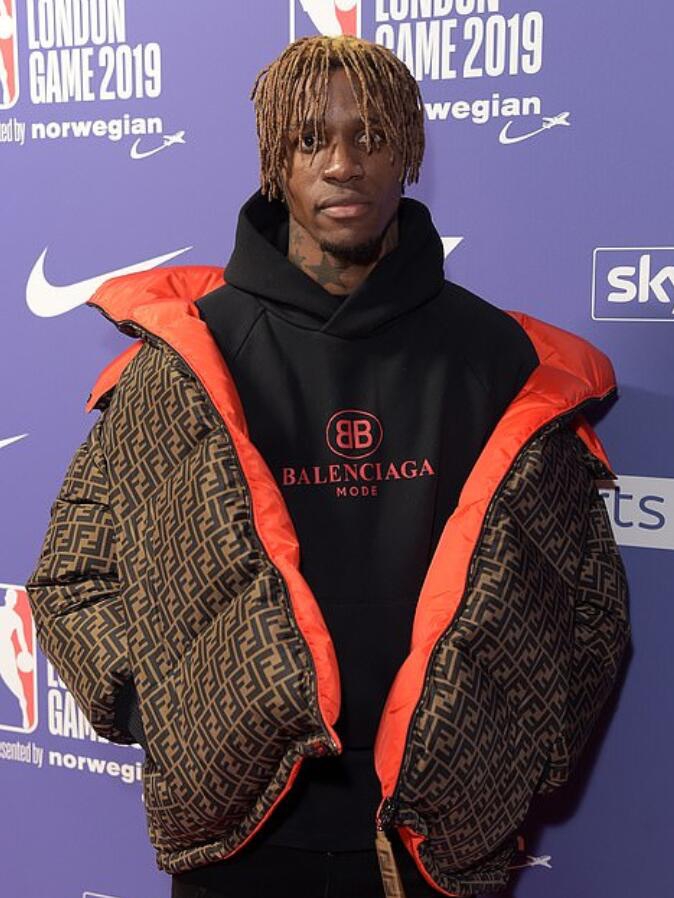 两开花！英超天王扎堆去看NBA