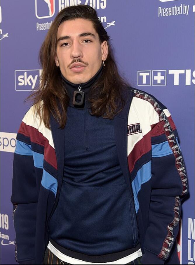 两开花！英超天王扎堆去看NBA