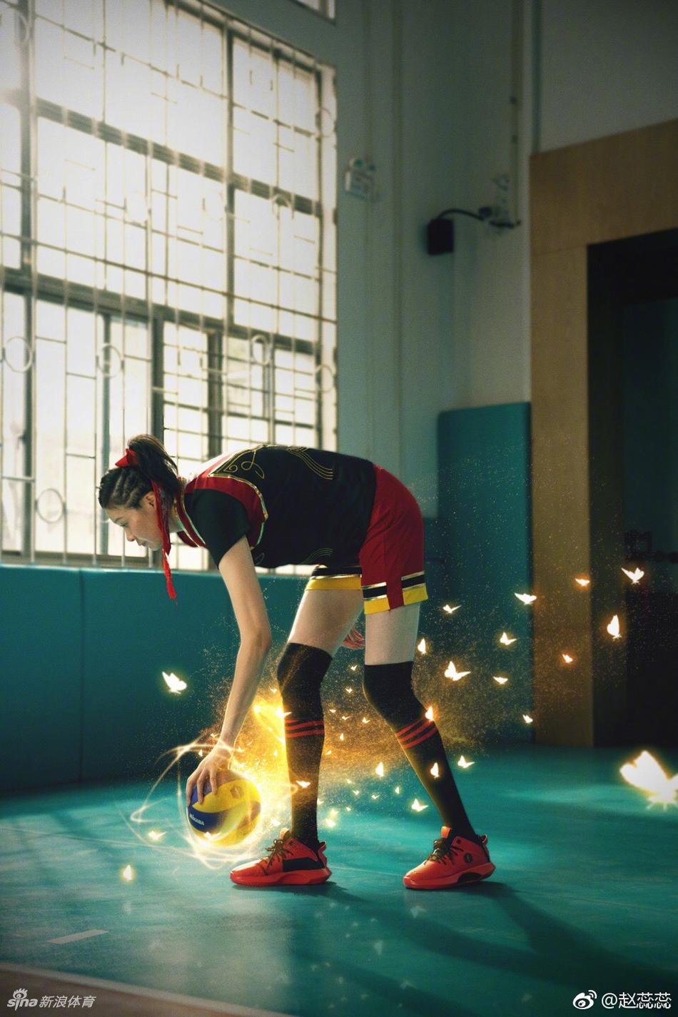 赵蕊蕊穿华服打排球很惊艳