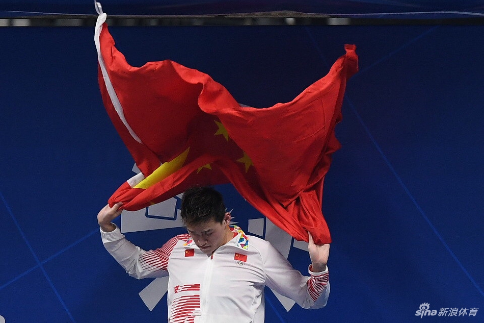 新浪直击亚运孙杨800米自夺冠