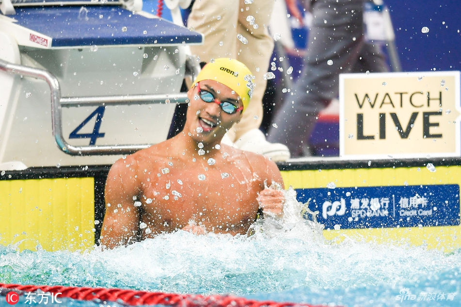短池游泳世界杯徐嘉余夺冠