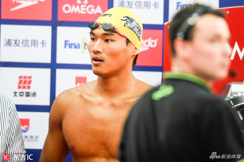 短池游泳世界杯徐嘉余夺冠