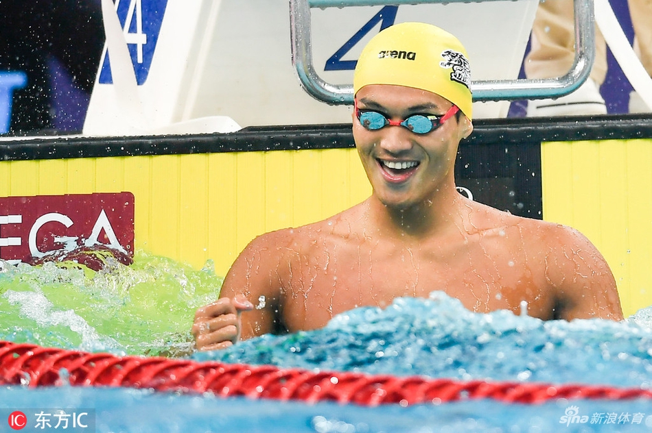 短池游泳世界杯徐嘉余夺冠