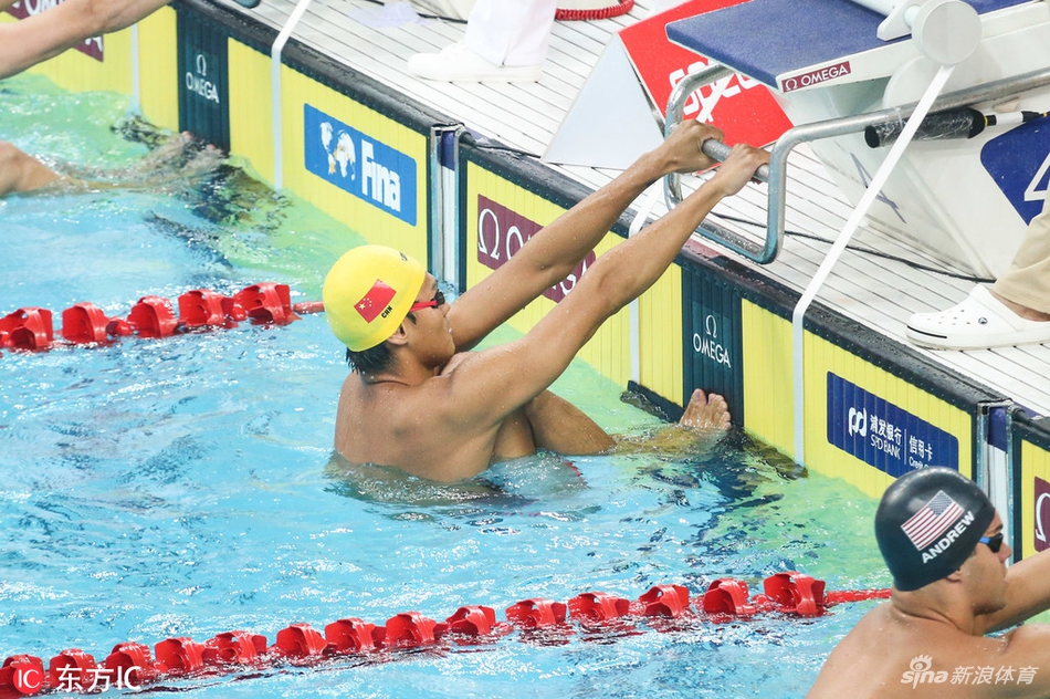 短池游泳世界杯徐嘉余夺冠