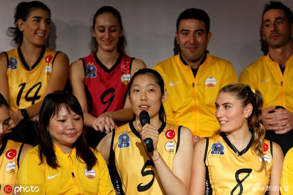 朱婷三年留洋生涯荣誉满满