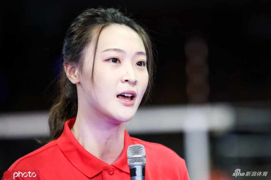 中国女排vs土耳其 惠若琪观战