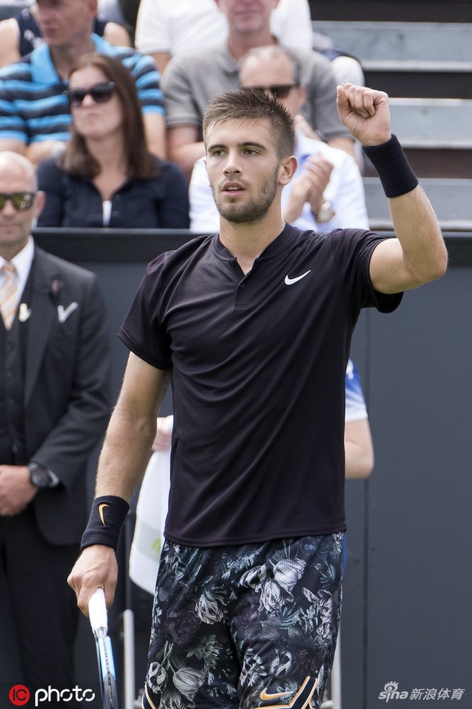 荷兰草地赛丘里奇救赛点逆转进四强 澳洲新星止步