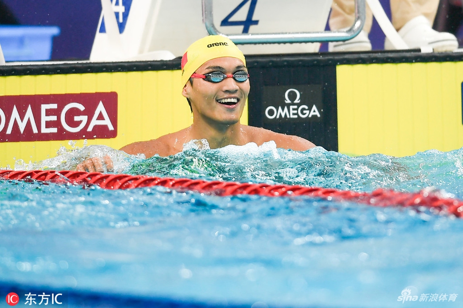 短池游泳世界杯徐嘉余夺冠
