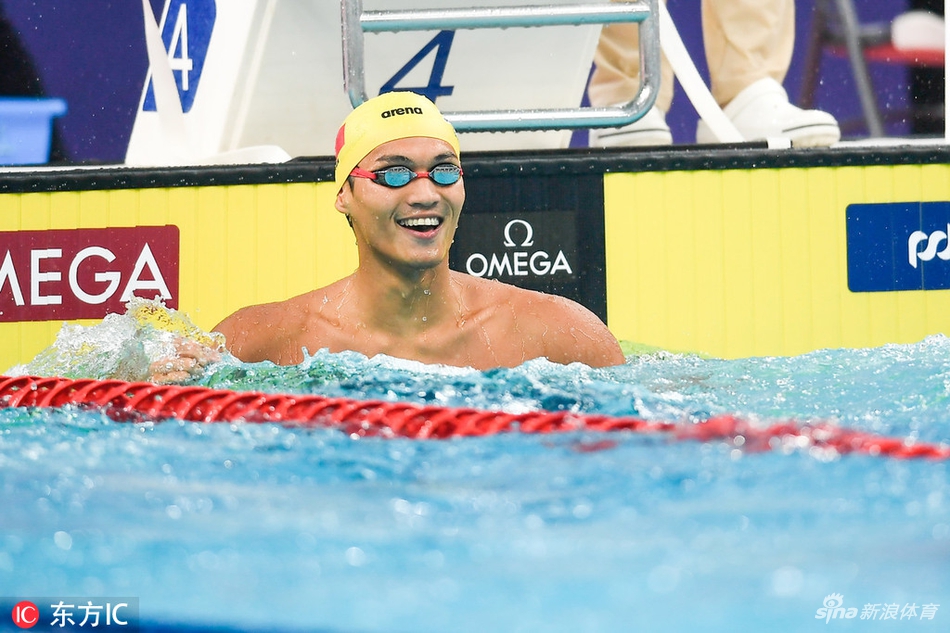 短池游泳世界杯徐嘉余夺冠