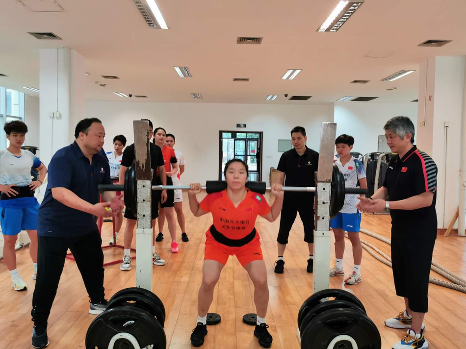 国羽为党的生日献礼