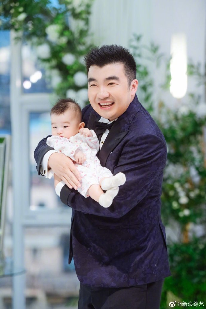 何雯娜梁超云婚礼照曝光