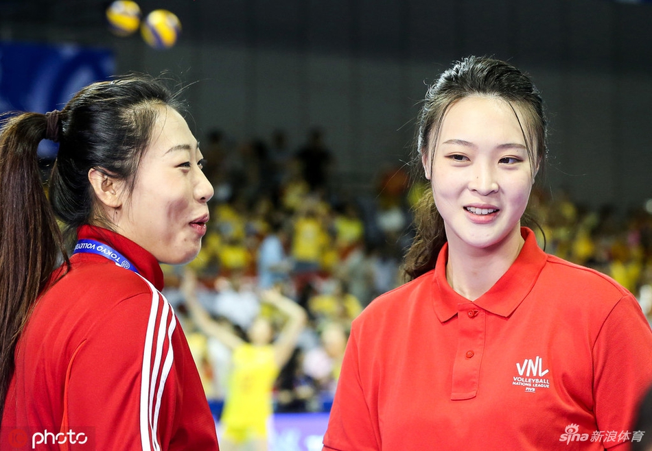 中国女排vs土耳其 惠若琪观战