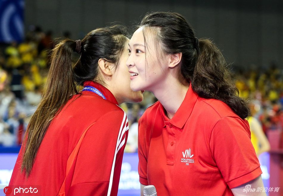 中国女排vs土耳其 惠若琪观战