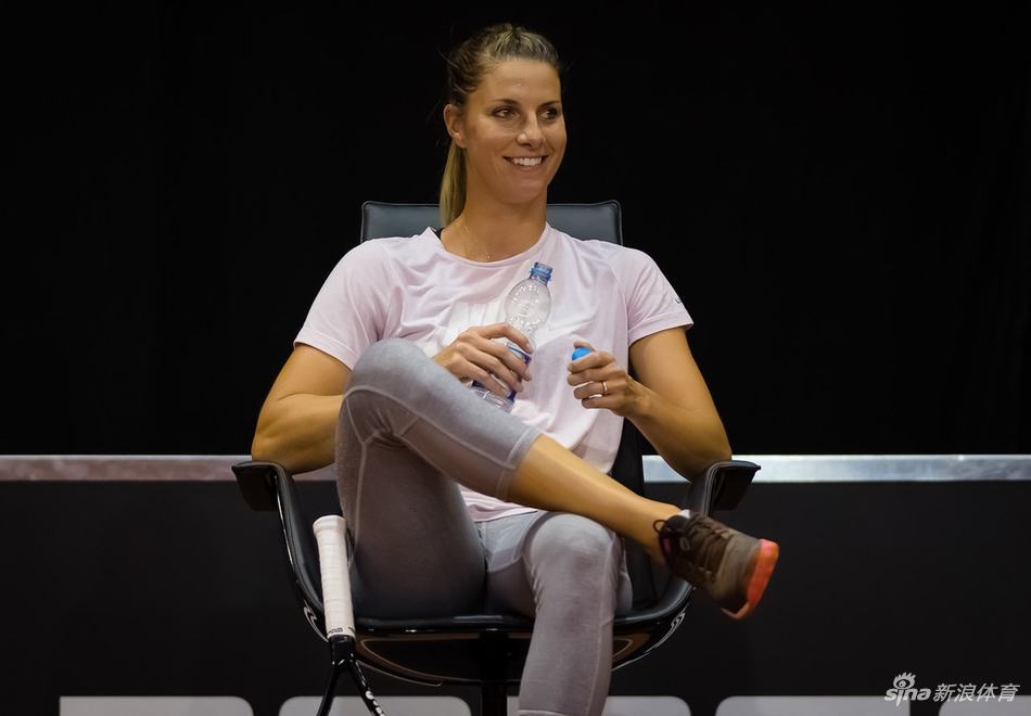 卢森堡美女备战斯图加特赛