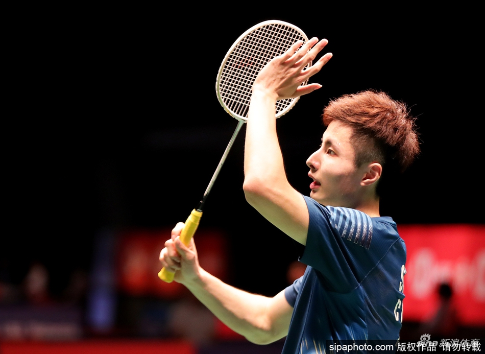 大马赛石宇奇2-1艰难晋级