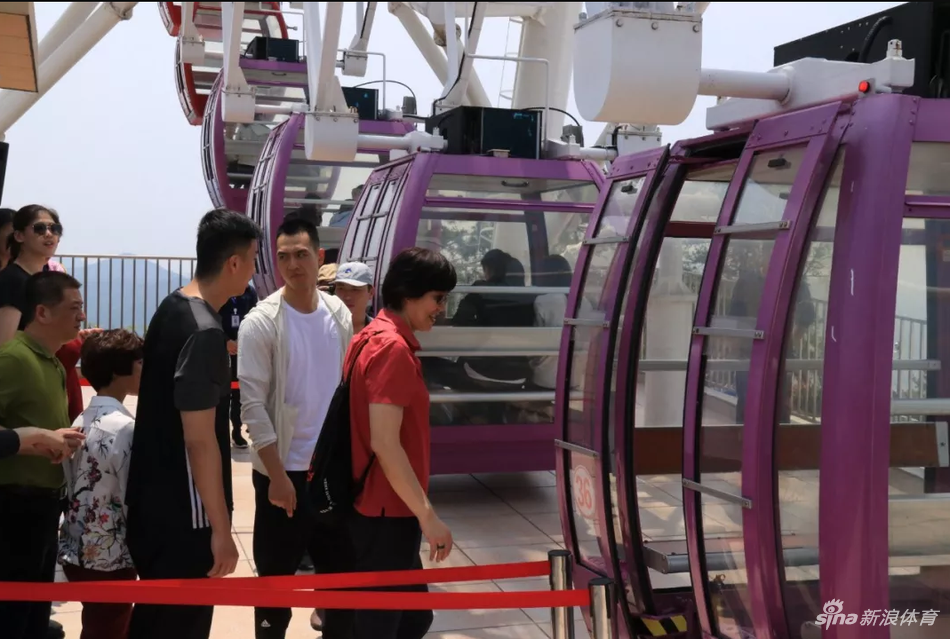 中国女排春游畅游福建天柱山