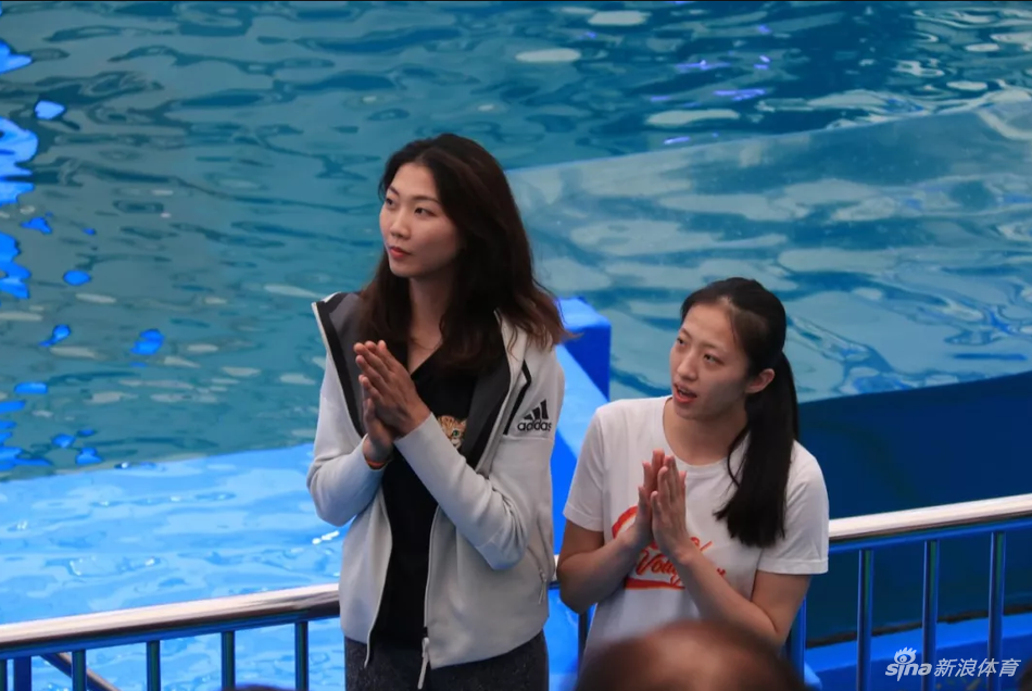 中国女排春游畅游福建天柱山