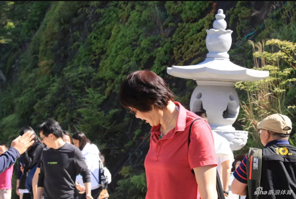 中国女排春游畅游福建天柱山