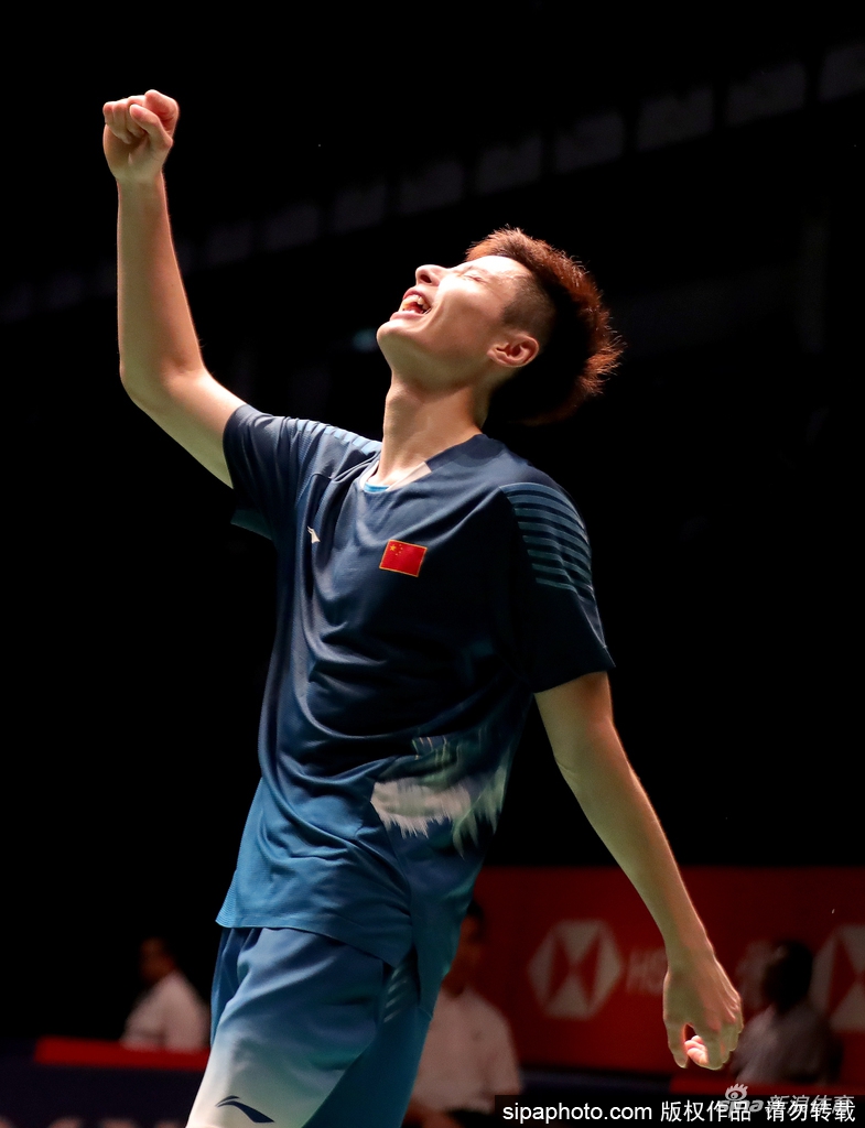 大马赛石宇奇2-1艰难晋级