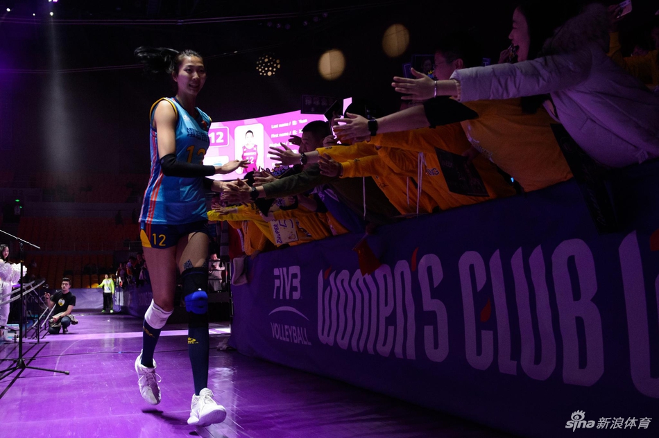 世俱杯天津女排0-3瓦基弗银行
