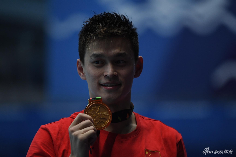 新浪直击亚运孙杨800米自夺冠