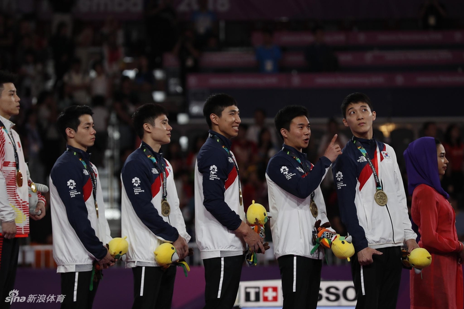 新浪直击亚运体操男团中国夺冠