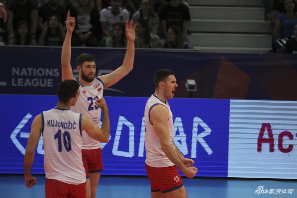 世联赛中国男排1-3塞尔维亚