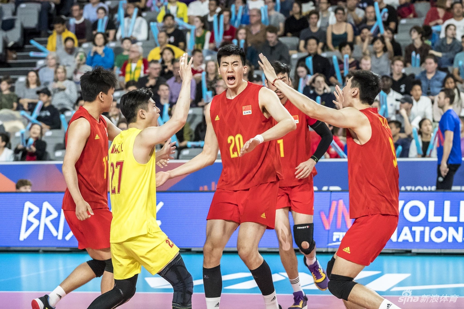 世联赛中国男排1-3澳大利亚