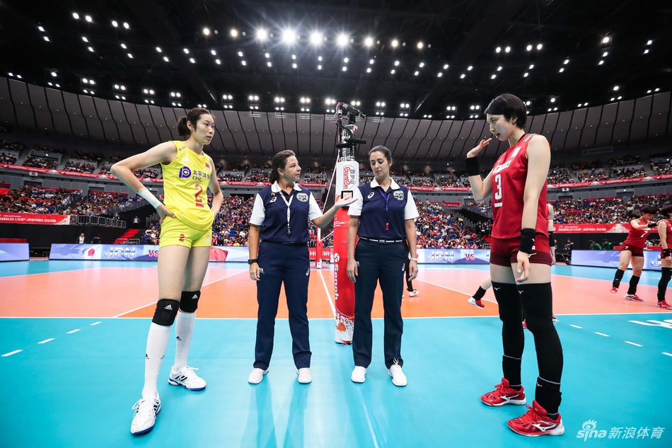 世界杯中国女排3-0横扫日本