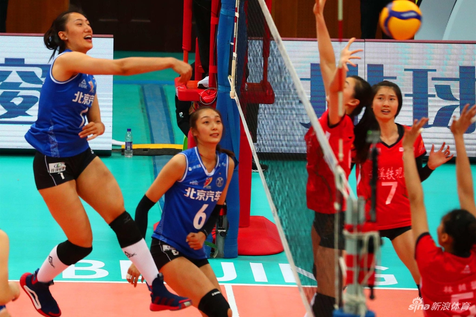 新浪直击排超北京女排3-0福建