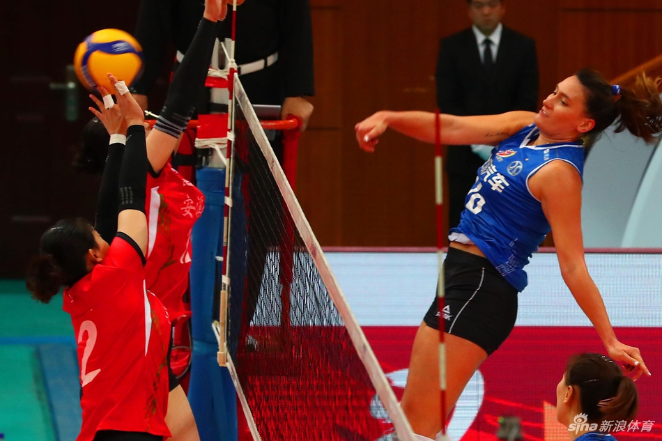 新浪直击排超北京女排3-0福建