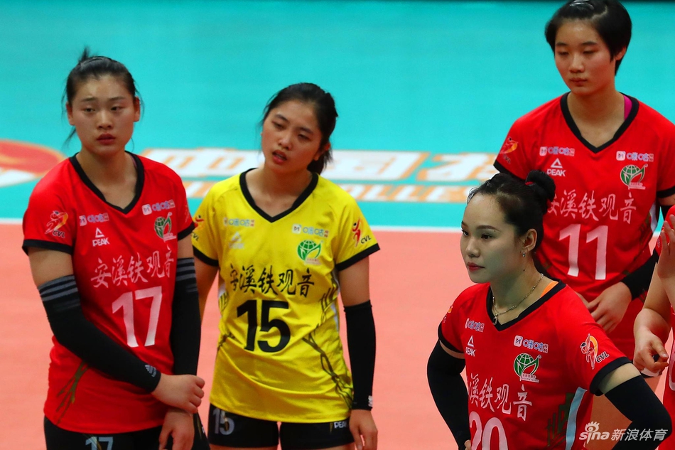 新浪直击排超北京女排3-0福建