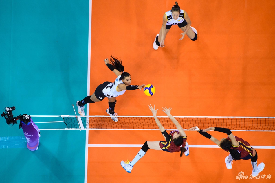 世俱杯天津女排3-2海滩