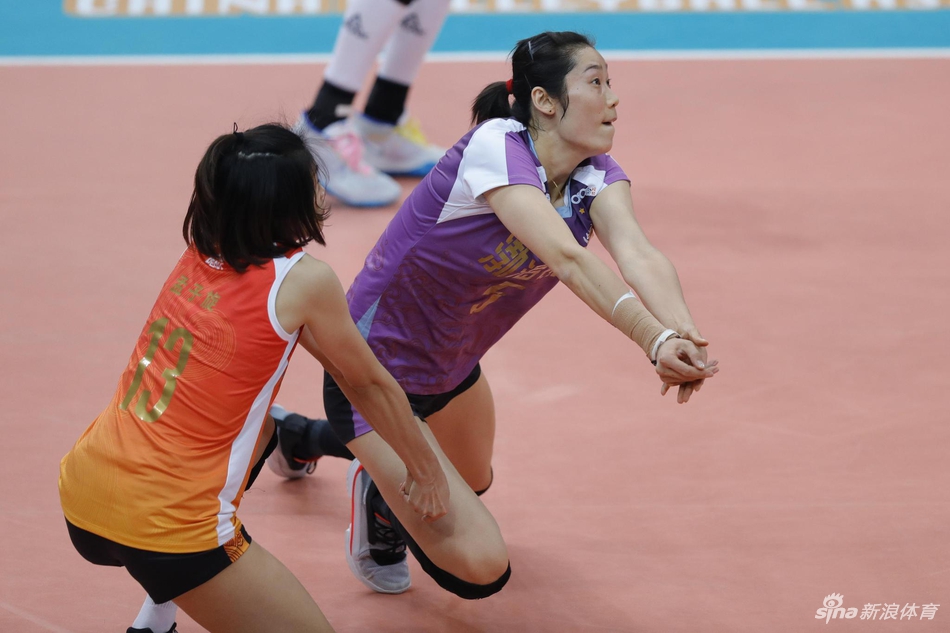 新浪直击天津女排3-2北京进决赛