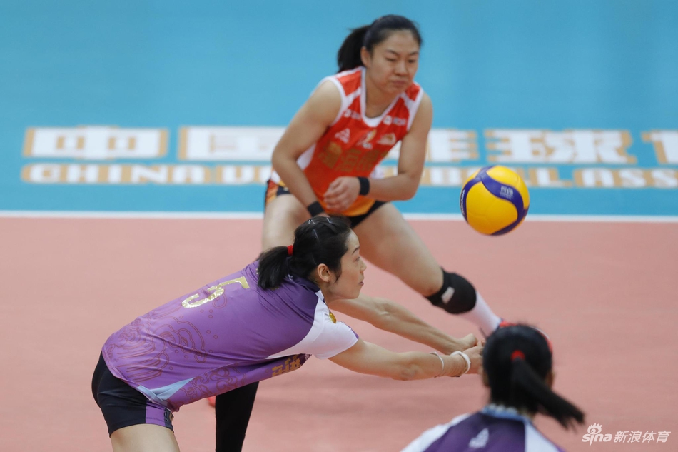 新浪直击天津女排3-2北京进决赛