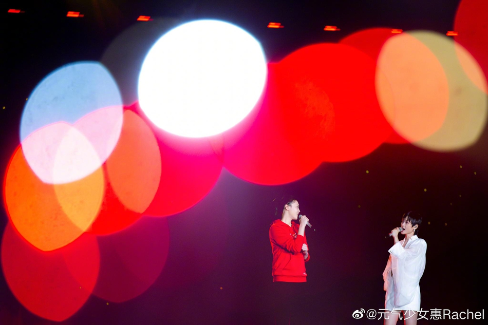 跨年演唱会惠若琪李宇春同台