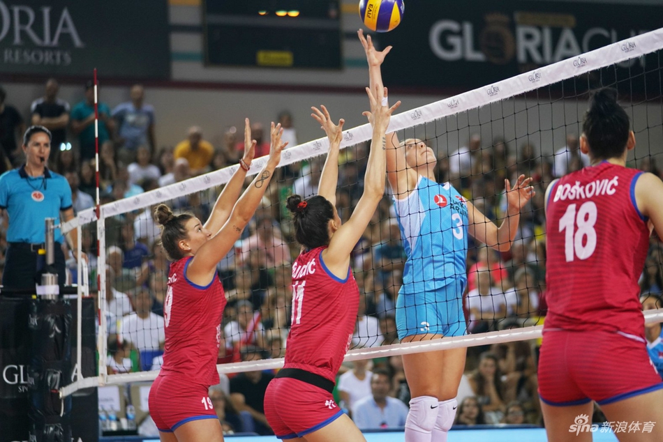 荣耀杯四国女排赛塞尔维亚夺冠