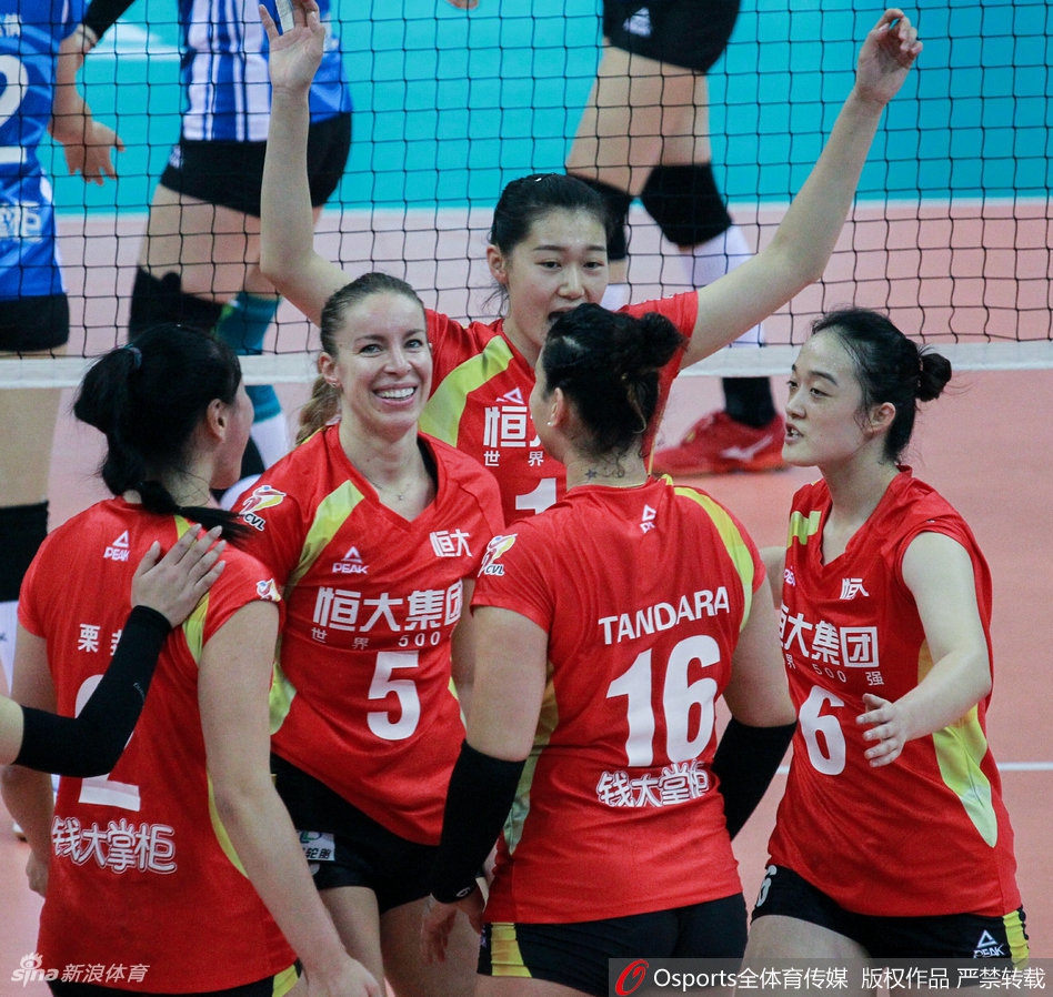 排超八强战恒大女排1-3上海