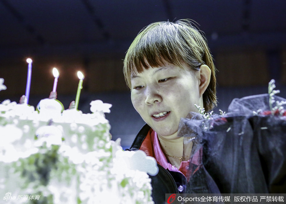 乒超全场唱生日歌为朱雨玲庆生