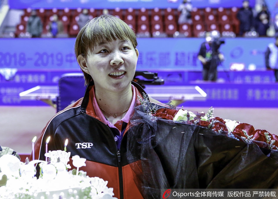 乒超全场唱生日歌为朱雨玲庆生