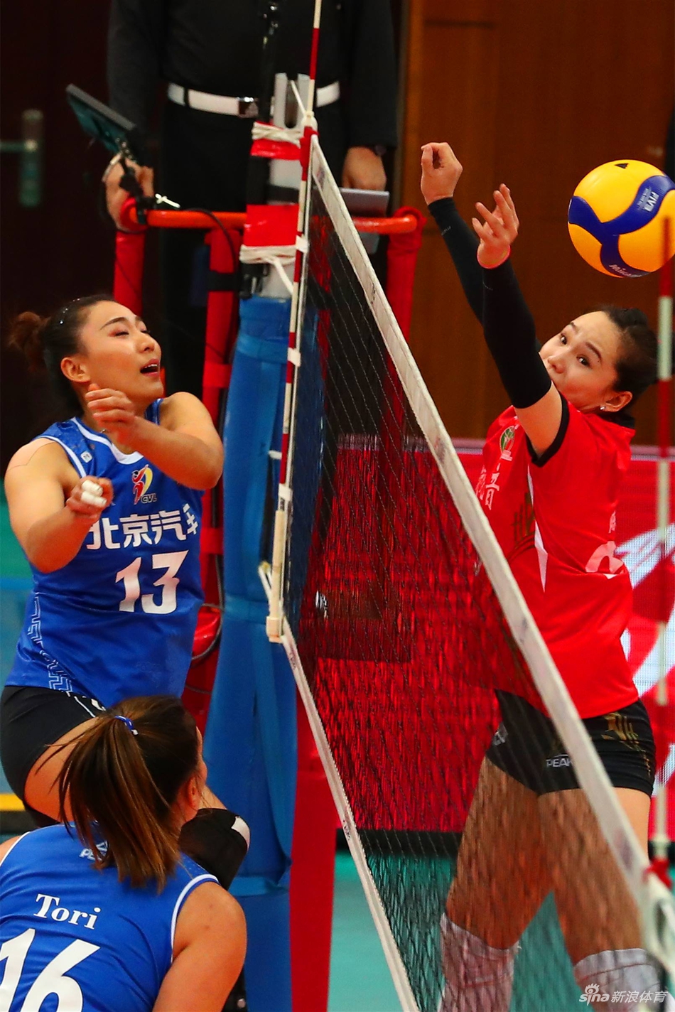 新浪直击排超北京女排3-0福建