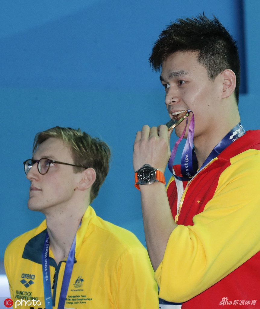 霍顿拒绝上台和孙杨合影