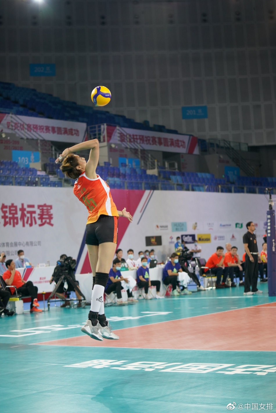 全锦赛上海女排3-0天津女排