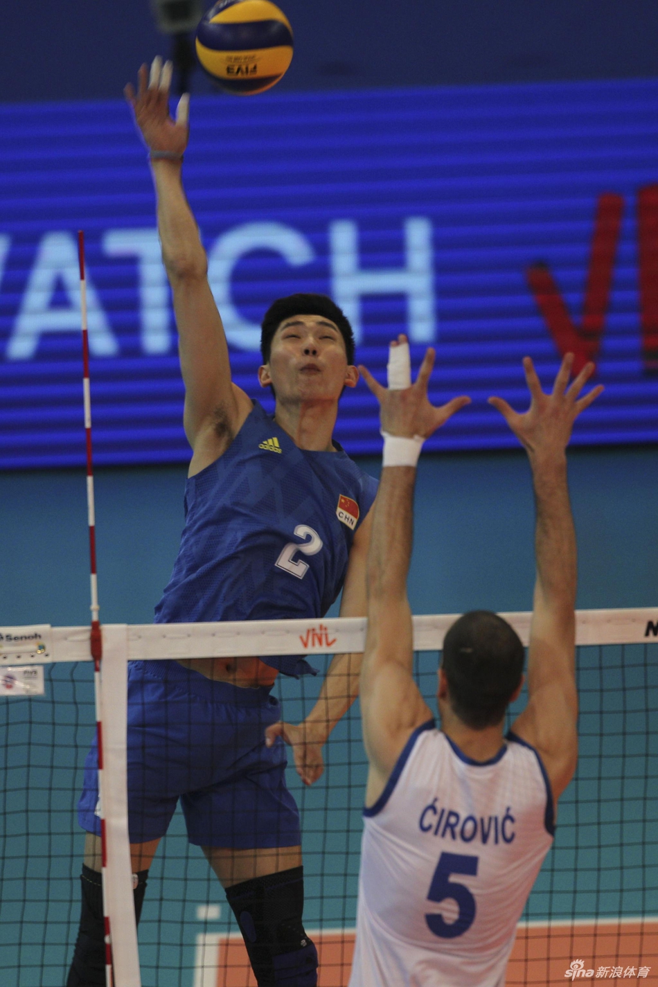 世联赛中国男排1-3塞尔维亚