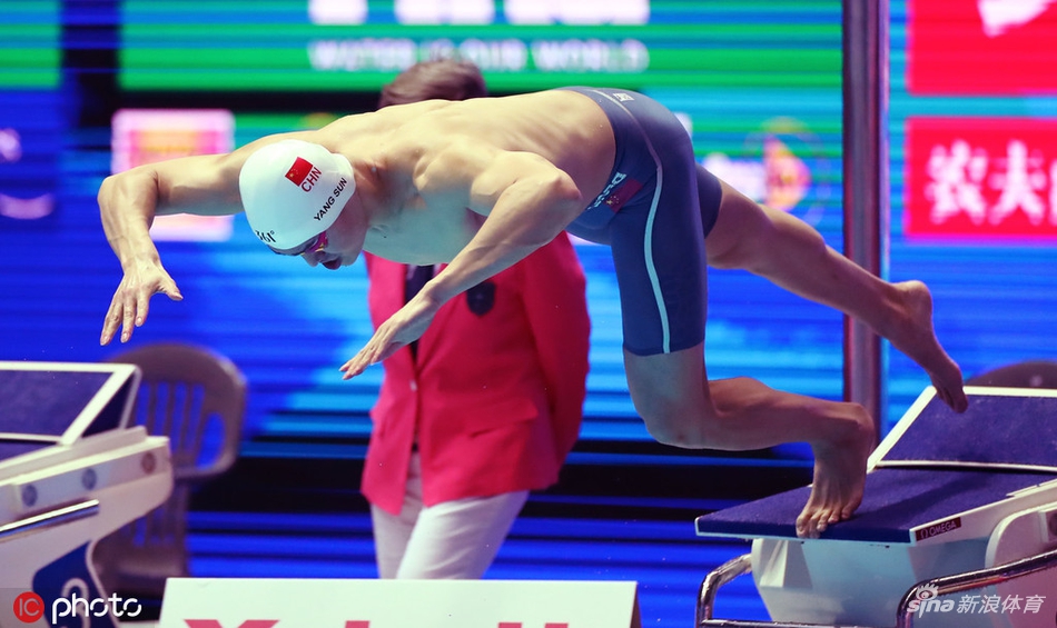 世锦赛400米自由泳孙杨夺冠
