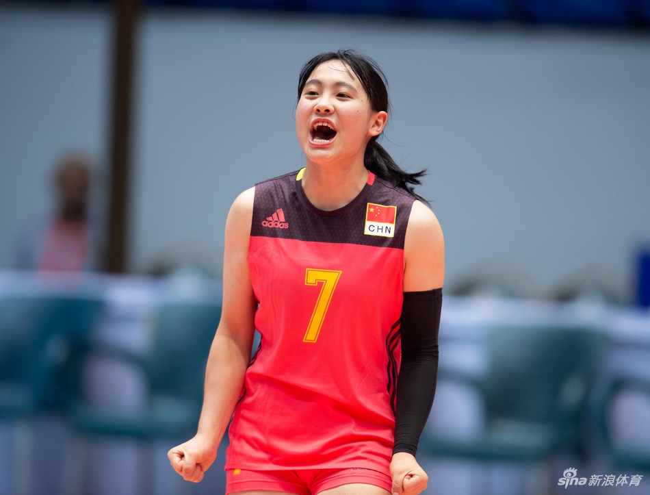 U18女排世锦赛中国3-0巴西