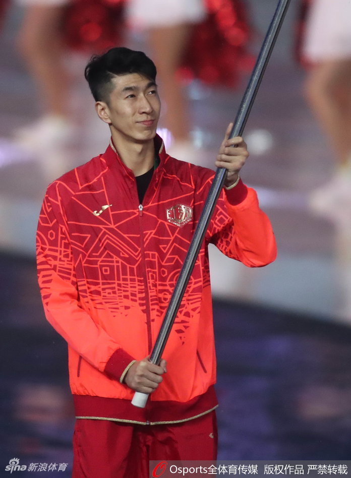 赵帅担任2018亚运会中国旗手